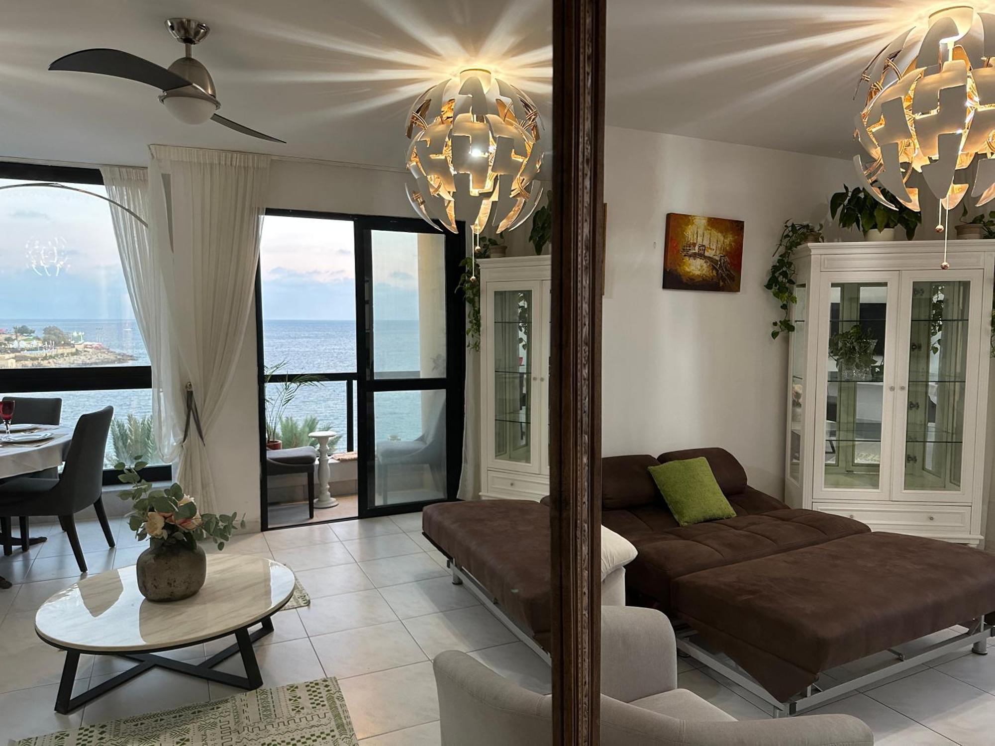 Seafront Spacious Family With Balcony