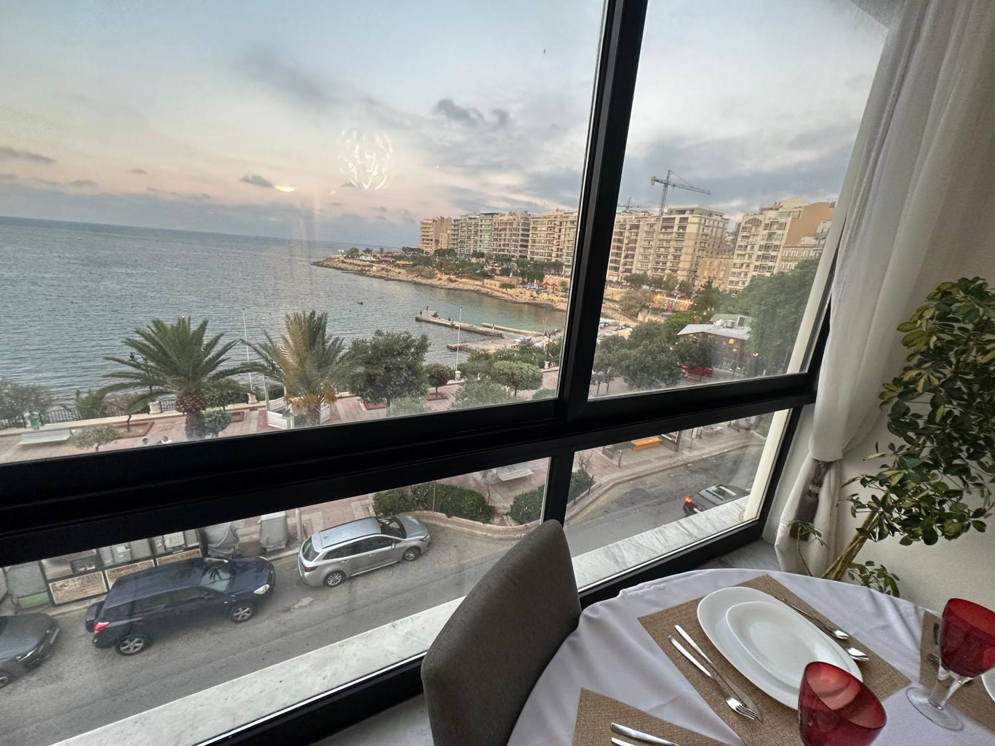 Seafront Spacious Family With Balcony *