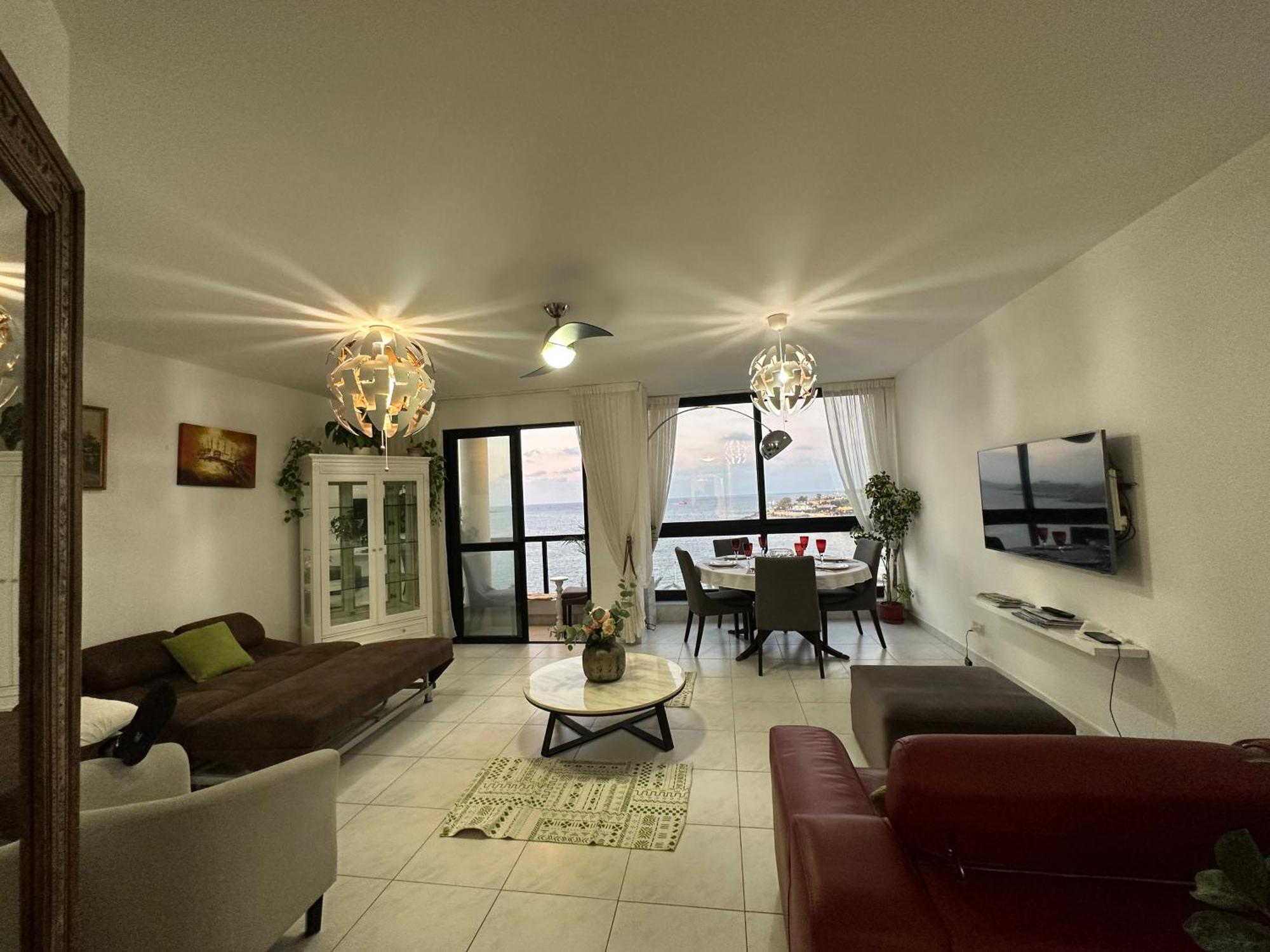 Seafront Spacious Family With Balcony * Sliema