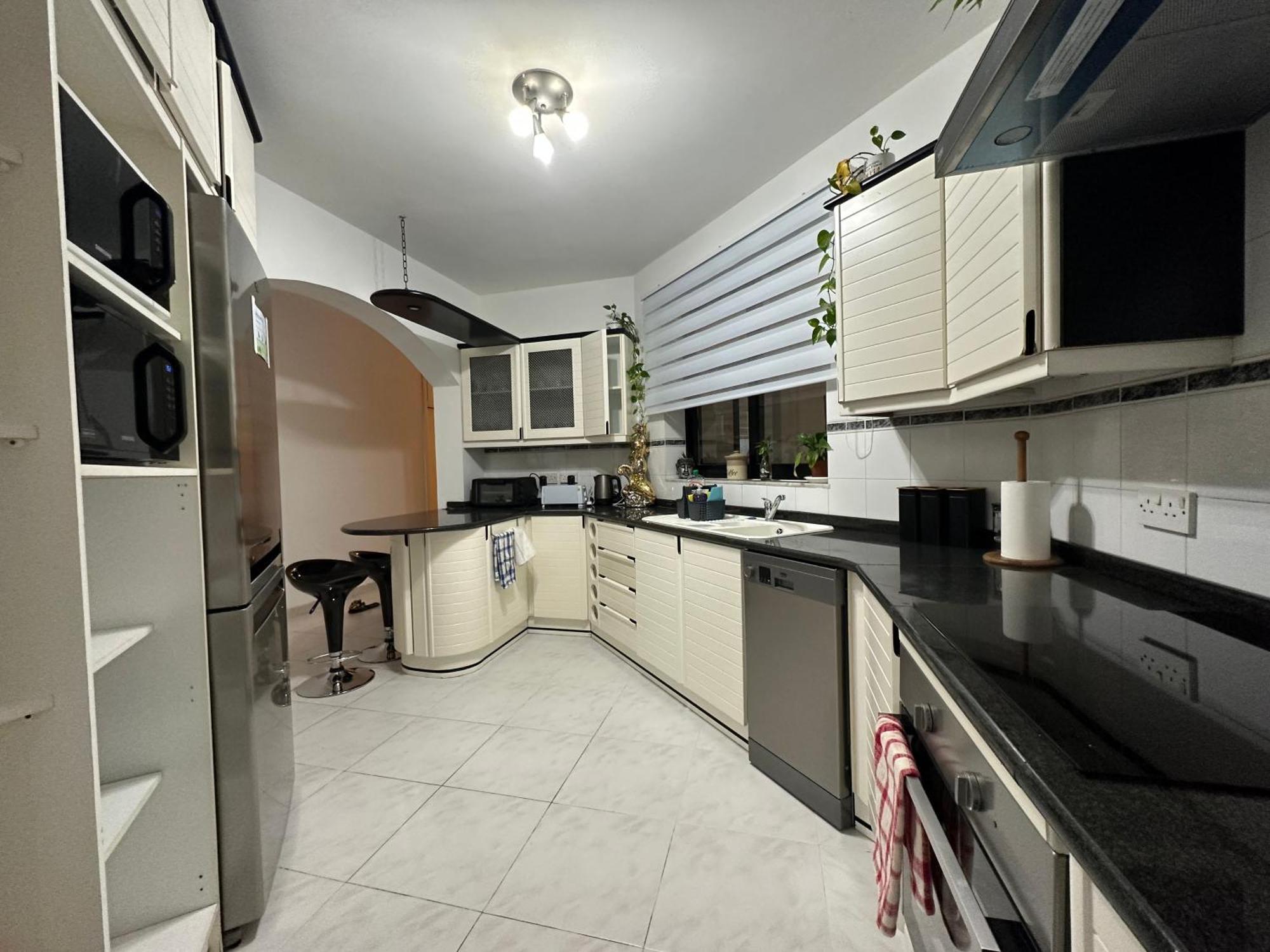 Seafront Spacious Family With Balcony Apartment