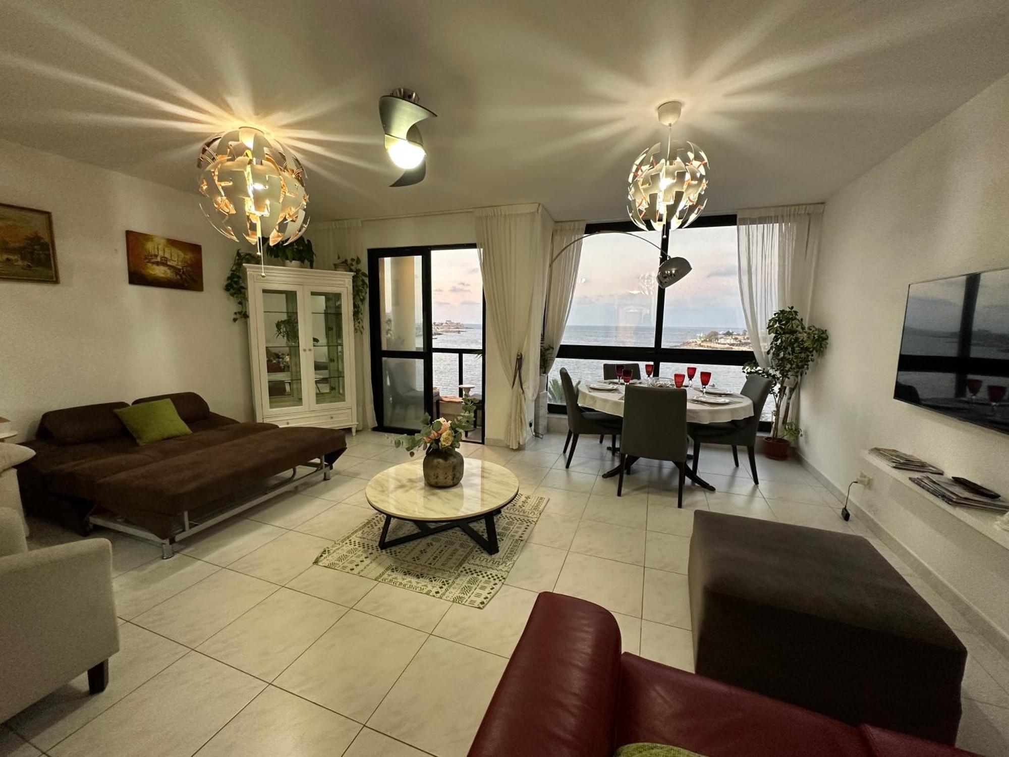 Seafront Spacious Family With Balcony Apartment Sliema