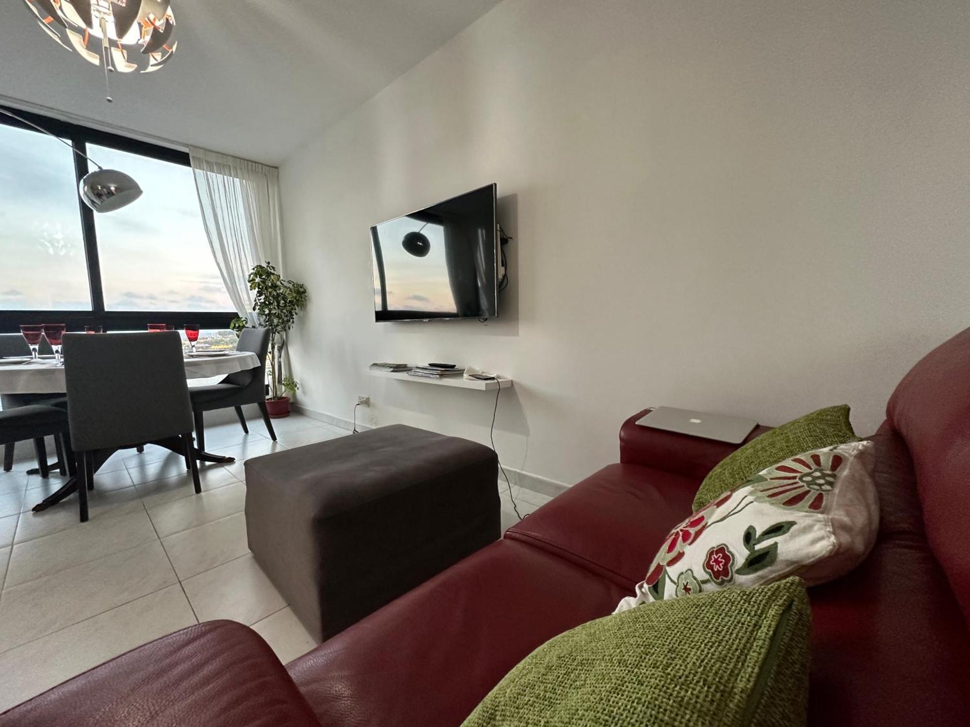Seafront Spacious Family With Balcony Apartment